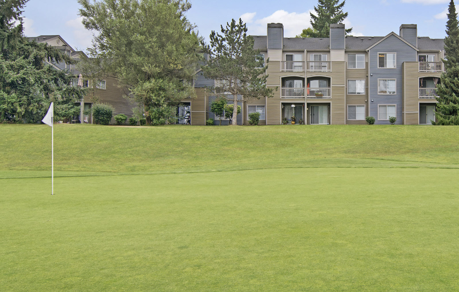 On the Green Apartment Homes Apartments in Mukilteo, WA